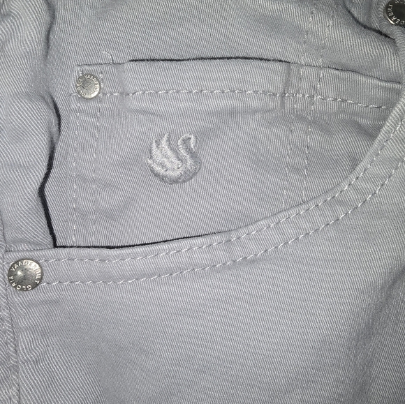 Gloria Vanderbilt Pants - Picture 5 of 8